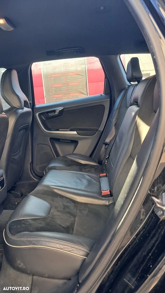 Volvo XC 60 D4 AWD Geartronic Momentum - 8