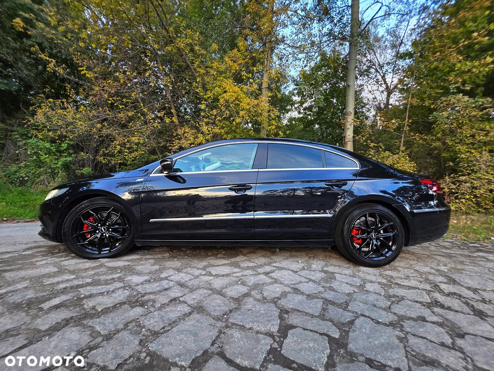 Volkswagen Passat - 1