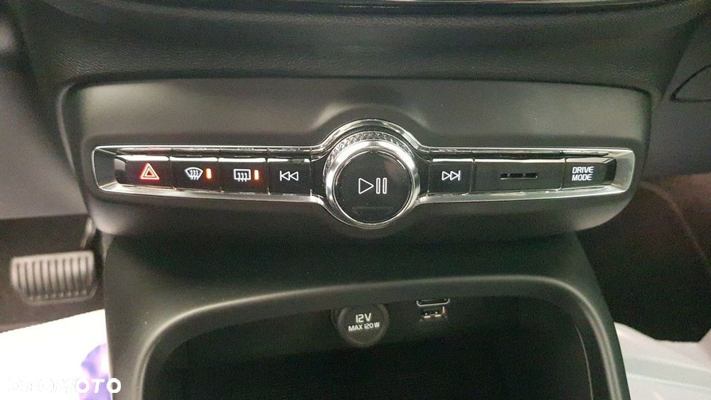 Volvo XC 40 - 26
