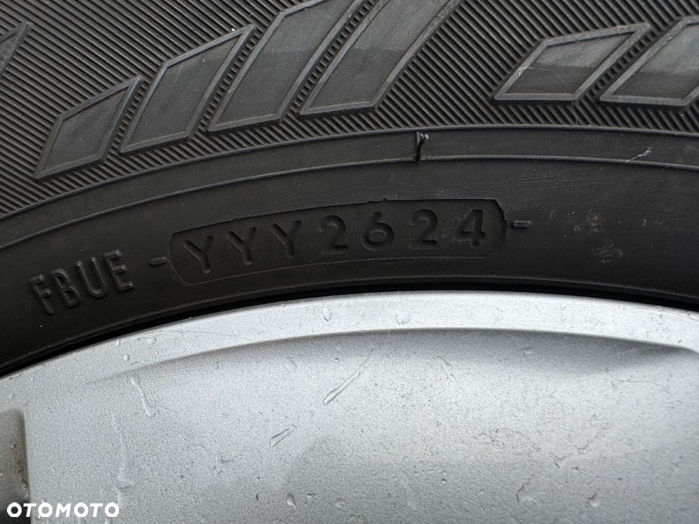 Volkswagen Caravelle 2.0 TDI L2 Comfortline DSG - 24