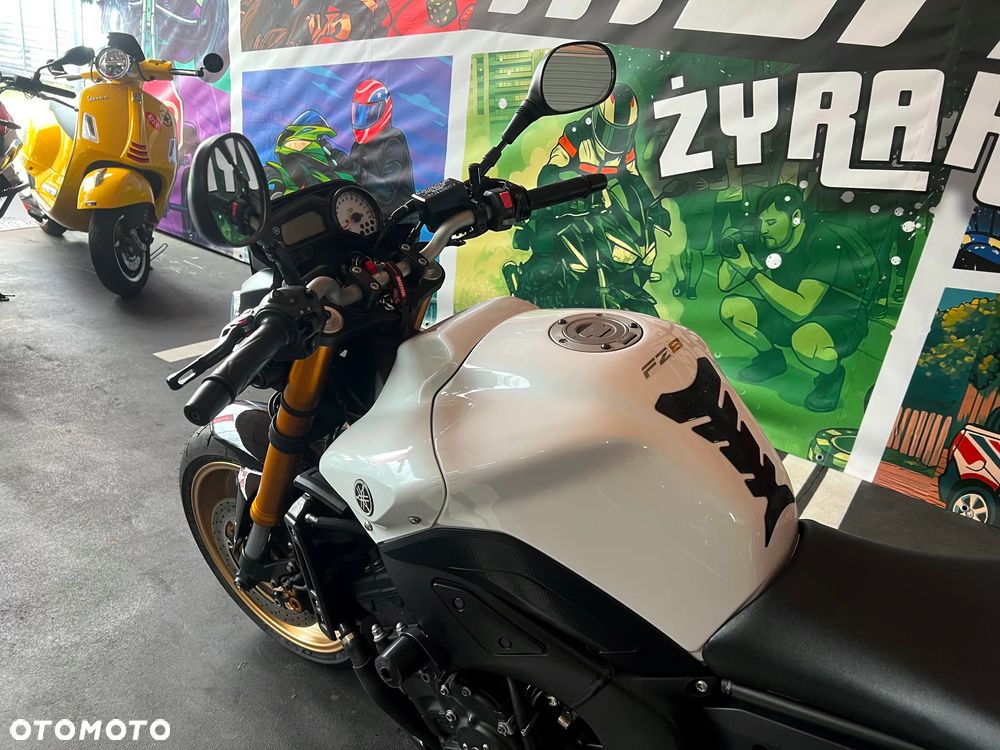 Yamaha FZ - 24