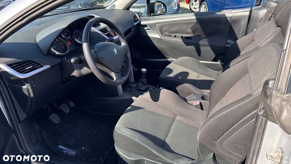 Peugeot 207 CC - 13