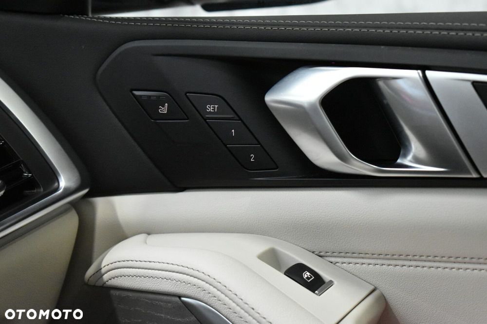 BMW X7 xDrive40i mHEV M Sport sport - 27