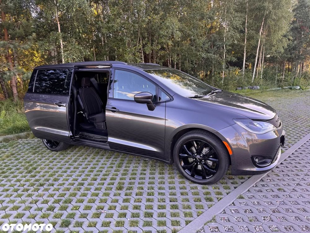 Chrysler Pacifica - 6