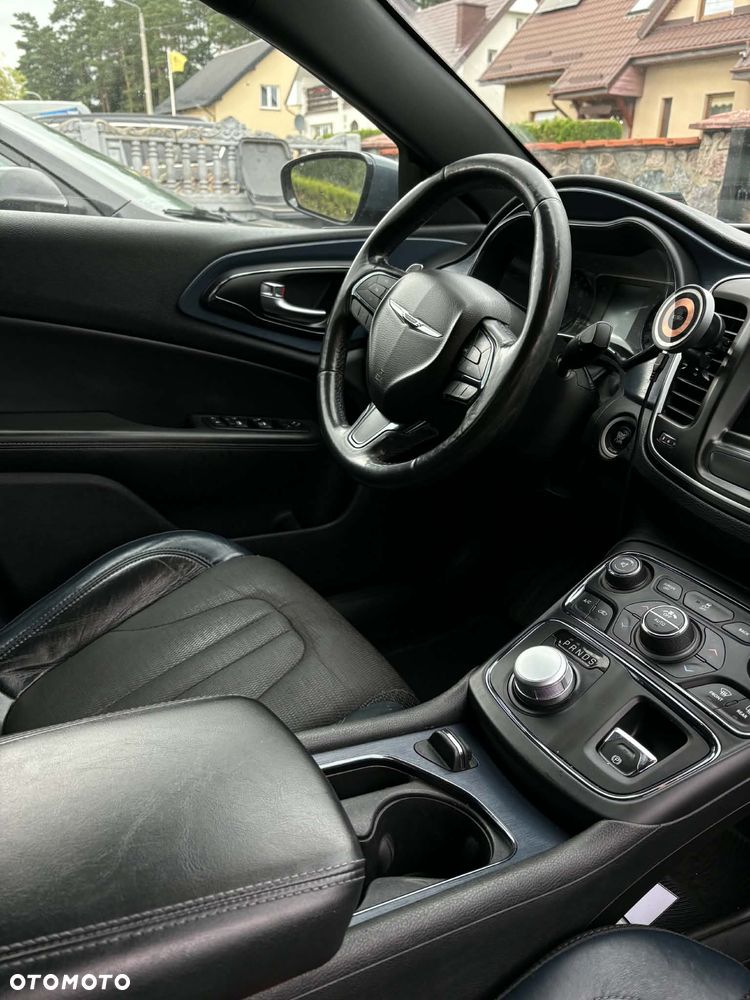 Chrysler 200 - 24