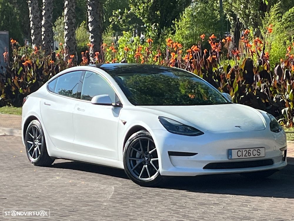 Tesla Model 3 - 1