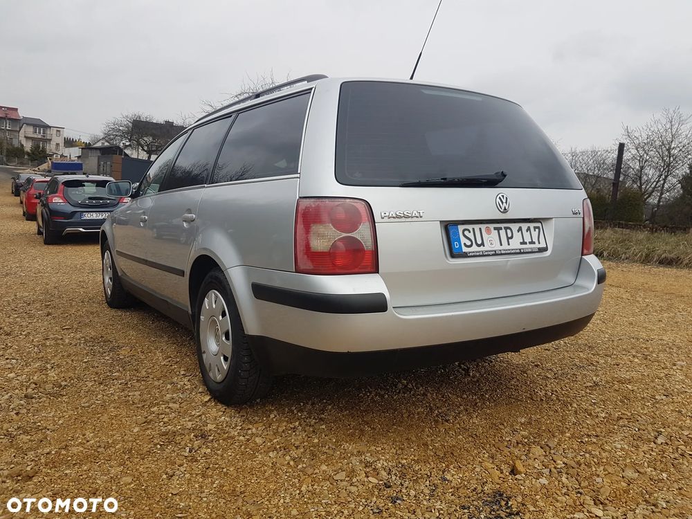 Volkswagen Passat 1.8 5V Turbo Comfortline Family - 4