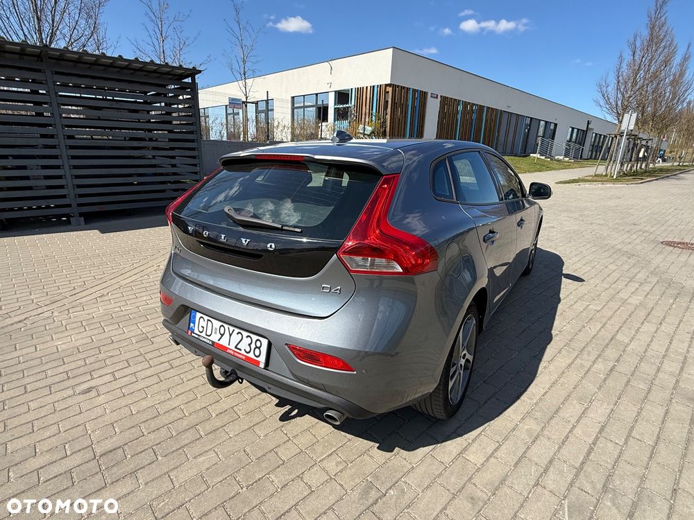 Volvo V40 D4 Momentum - 4