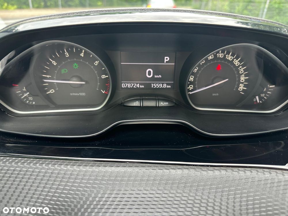 Peugeot 208 1.2 PureTech GPF Allure S&S EAT6 - 18