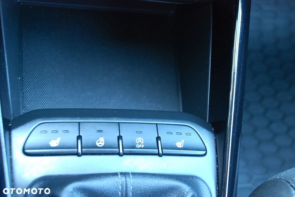 Kia Stonic 1.6 CRDi Vision - 28