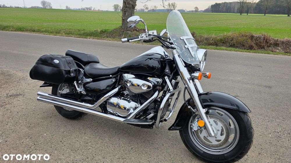Suzuki Intruder - 1