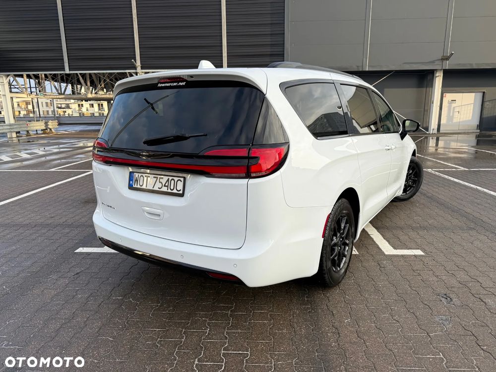 Chrysler Pacifica - 12