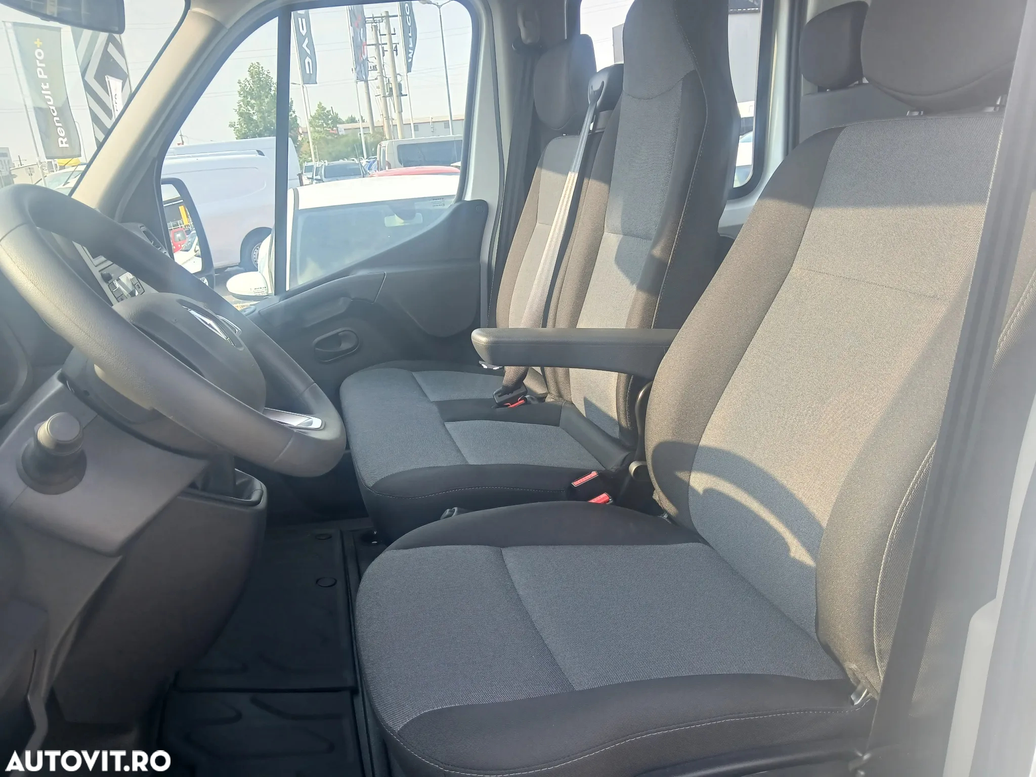 Renault Sasiu Cabina Dubla 6+1 locuri Tractiune 3.5T - 8