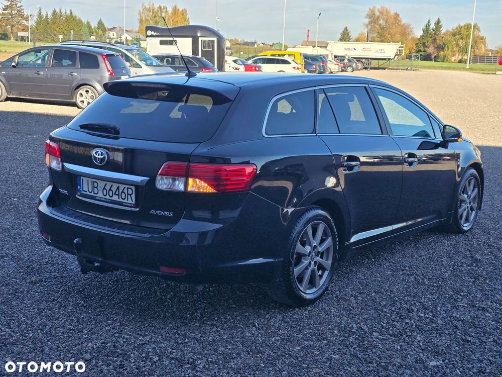Toyota Avensis 2012 photo 4