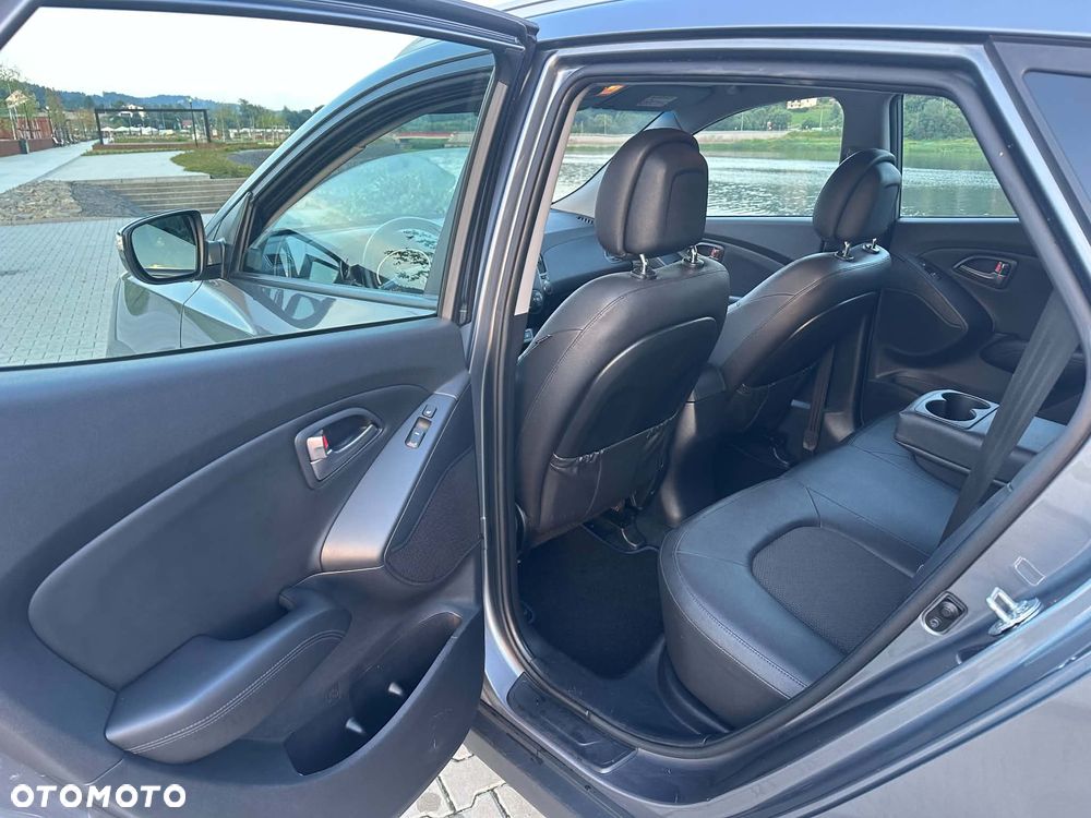 Hyundai ix35 2.0 CRDi 4WD Fifa World Cup Silver Edition - 12