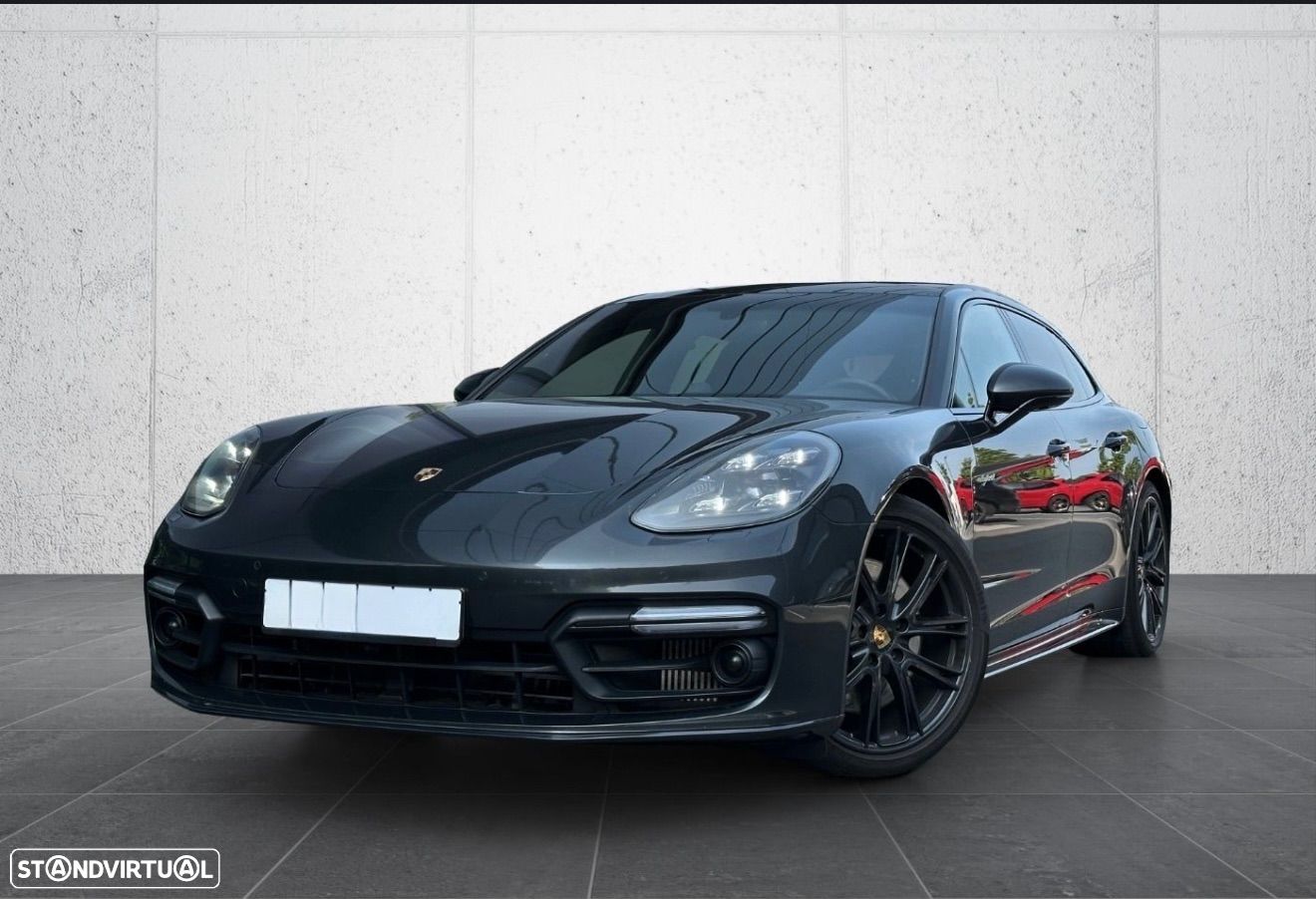 Porsche Panamera Sport Turismo 4 E-Hybrid - 1