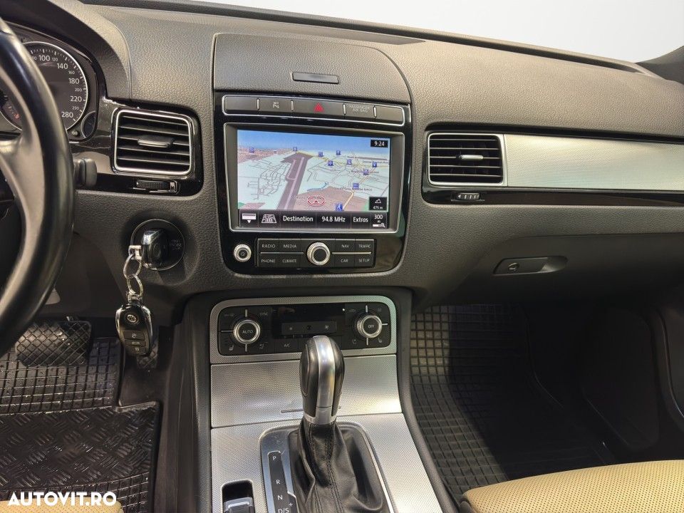 Volkswagen Touareg - 12