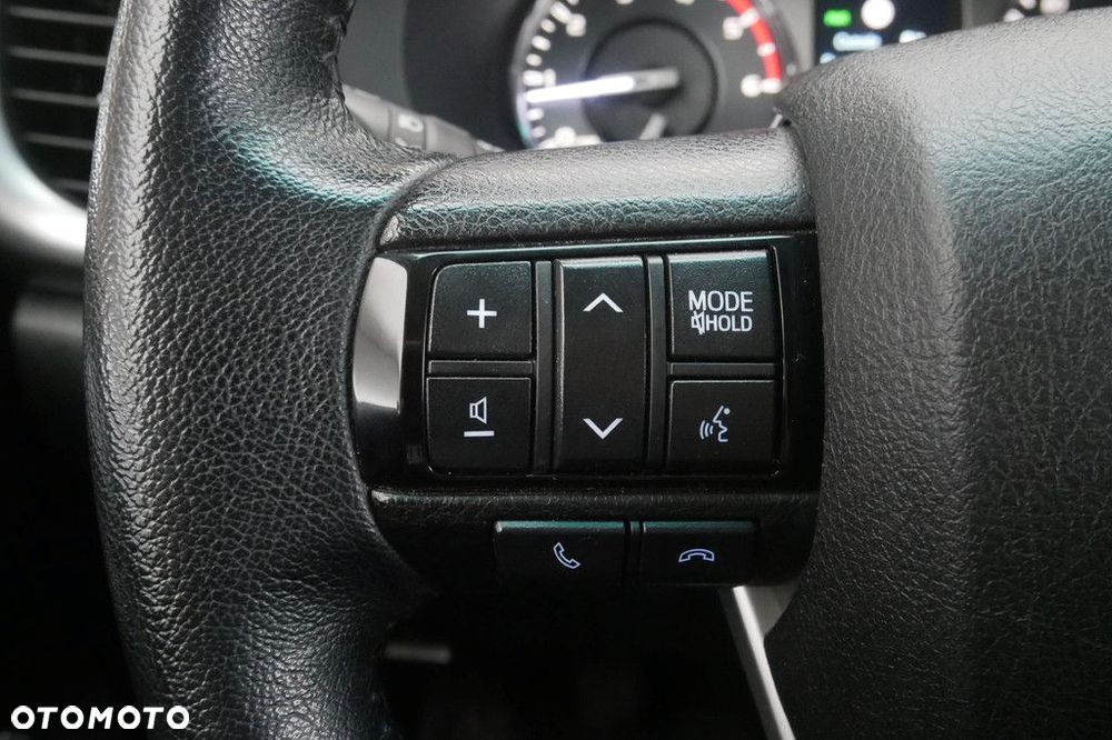 Toyota Hilux 2.8 D-4D Double Cab SR5 4x4 - 26