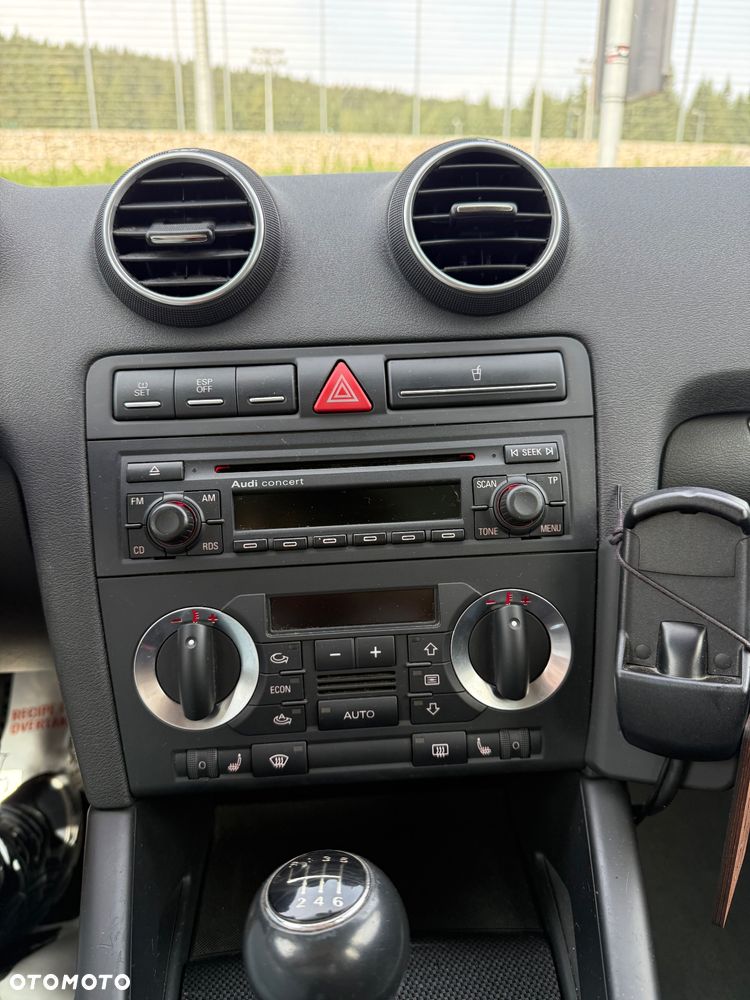 Audi A3 Sportback 2.0 FSI Ambiente - 24