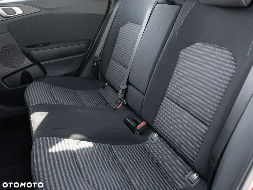 Kia Ceed 1.5 T-GDI M DCT - 24