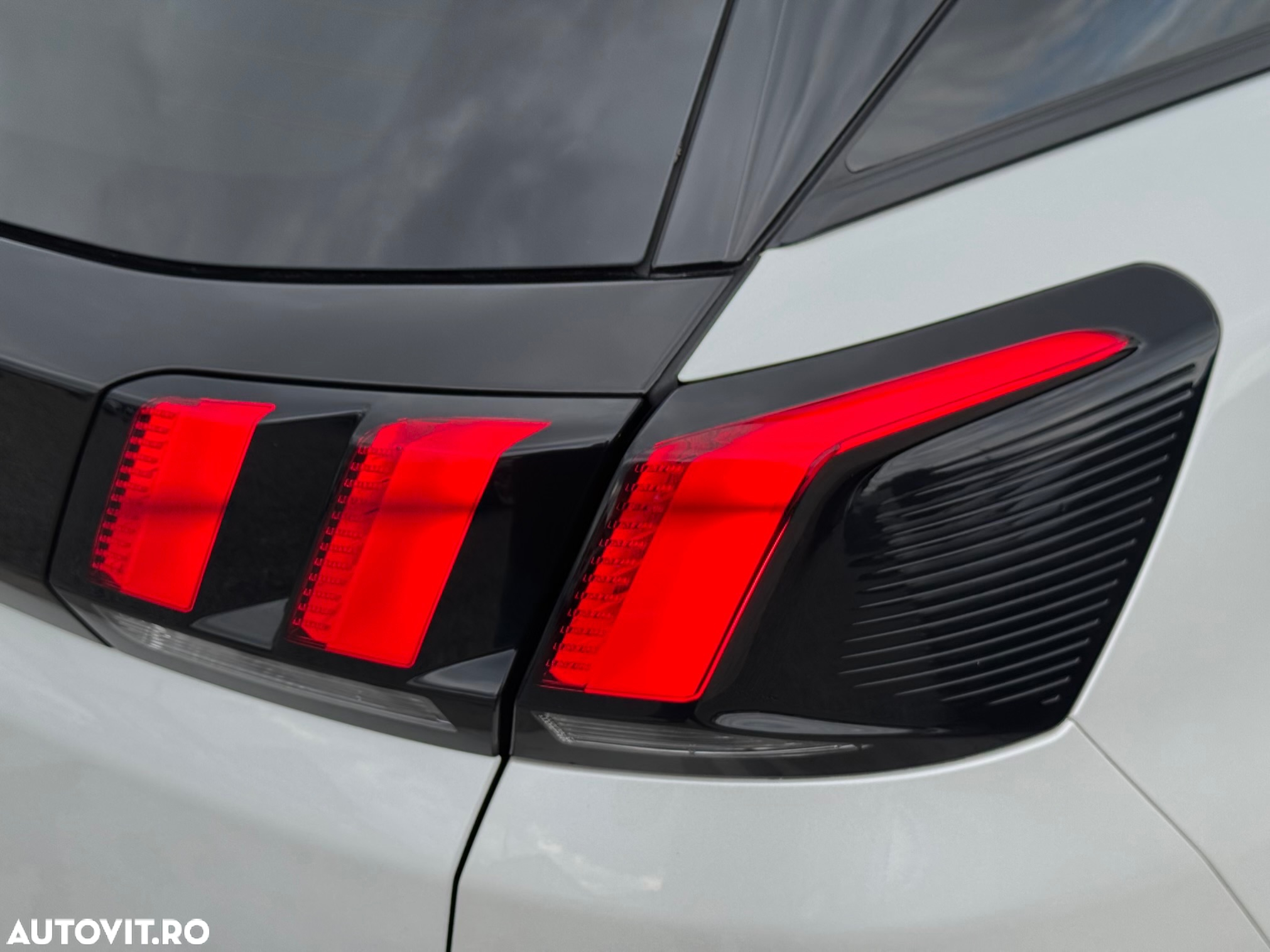 Peugeot 3008 BlueHDi 130 Stop & Start EAT8 Roadtrip - 37