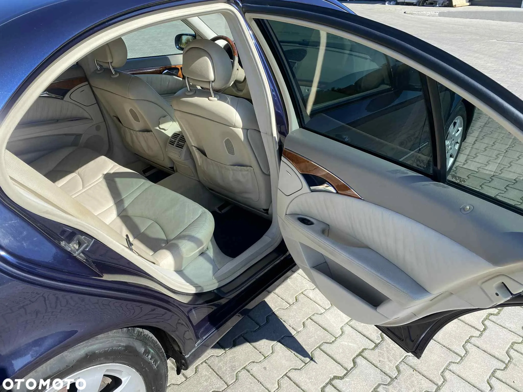 Mercedes-Benz Klasa E 240 4-Matic T Elegance - 12
