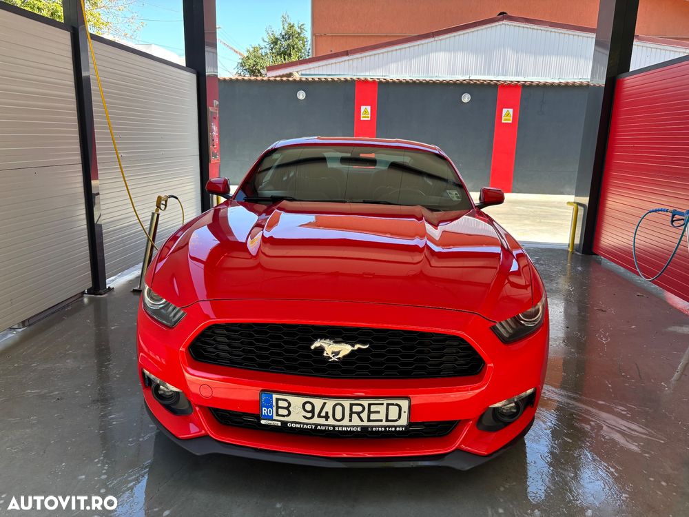 Ford Mustang - 1