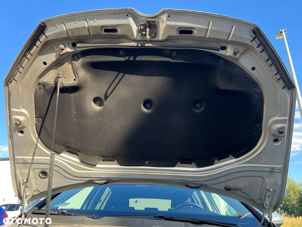 Volkswagen Golf Variant 1.6 TDI BlueMot Trendline DSG - 32