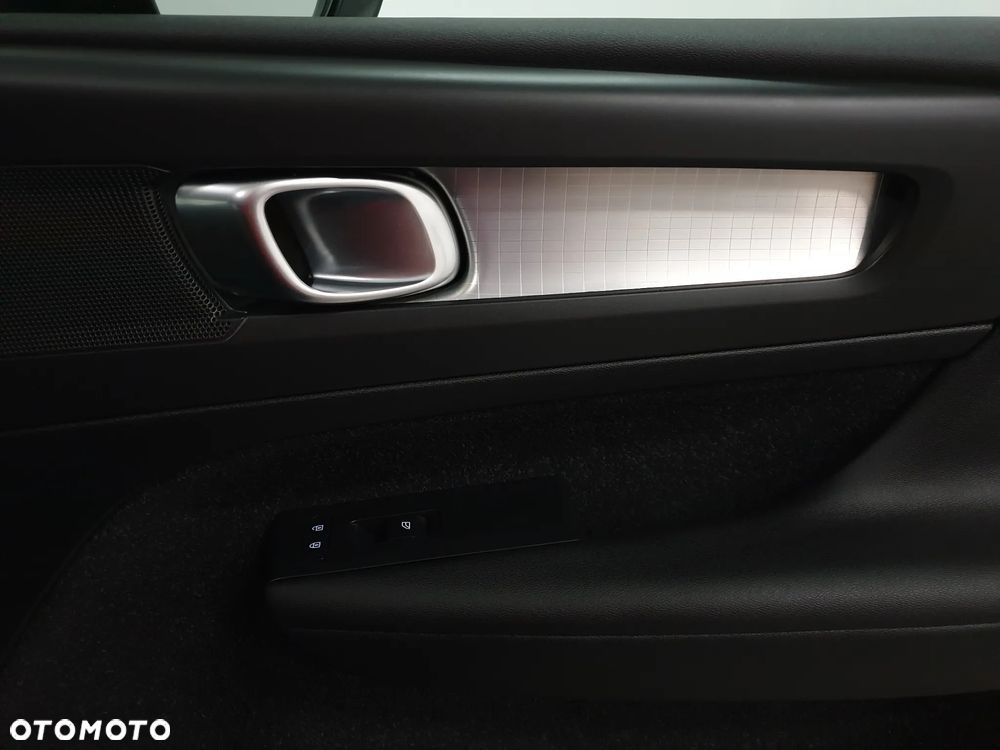 Volvo XC 40 D3 R-Design - 26