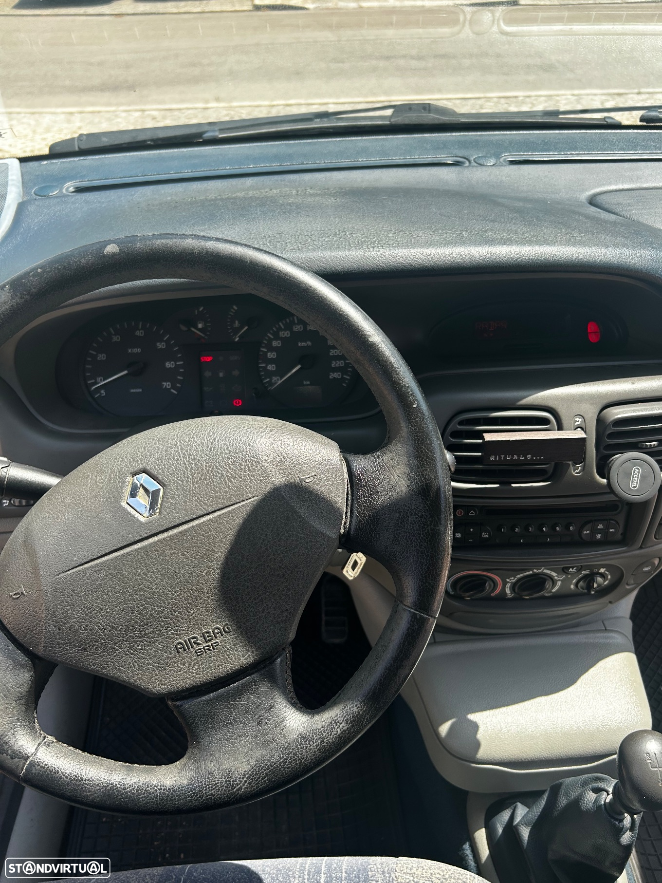 Renault Scénic 1.4 16V RXE AC - 8