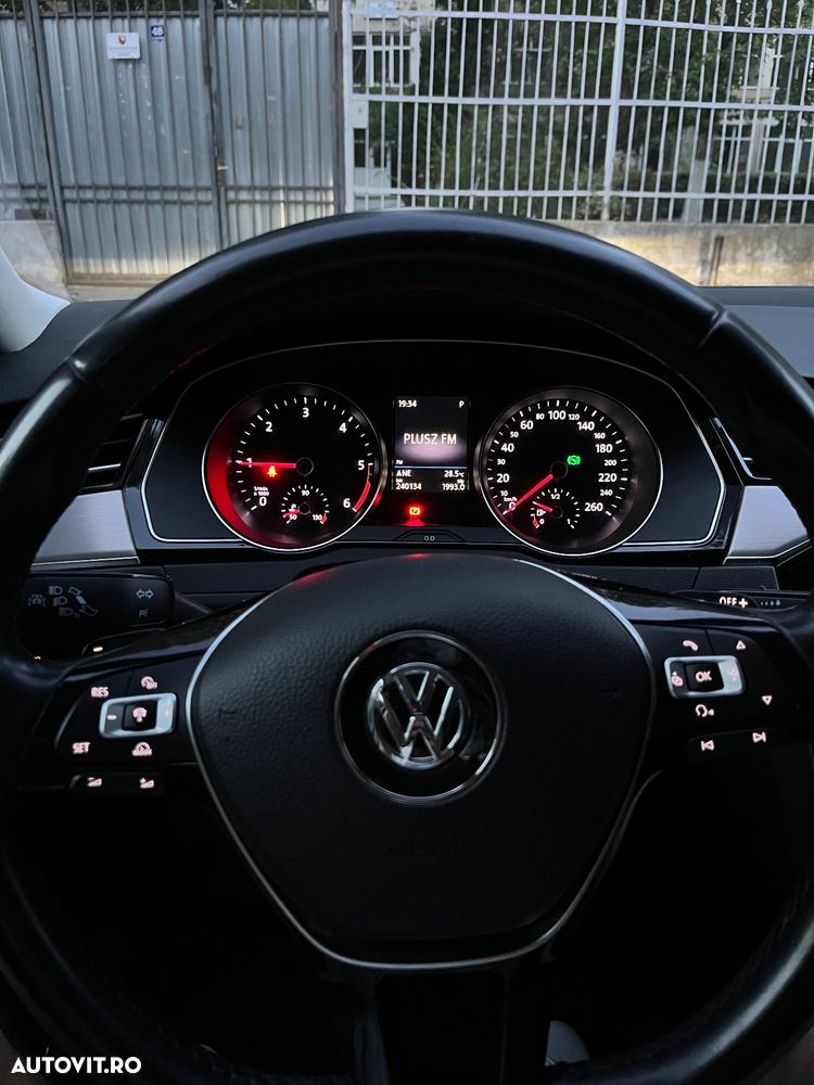 Volkswagen Passat Variant 2.0 TDI DSG 4Motion Highline - 10