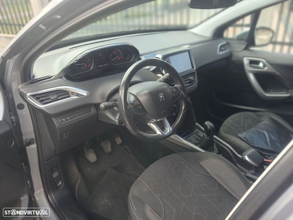 Peugeot 2008 1.6 BlueHDi Style - 16