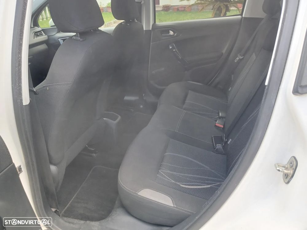 Peugeot 208 1.4 HDi Active - 11