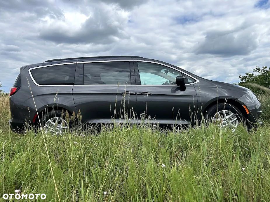 Chrysler Pacifica - 21