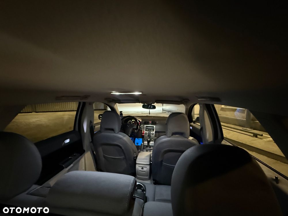 Volvo V50 2.0D Momentum - 26