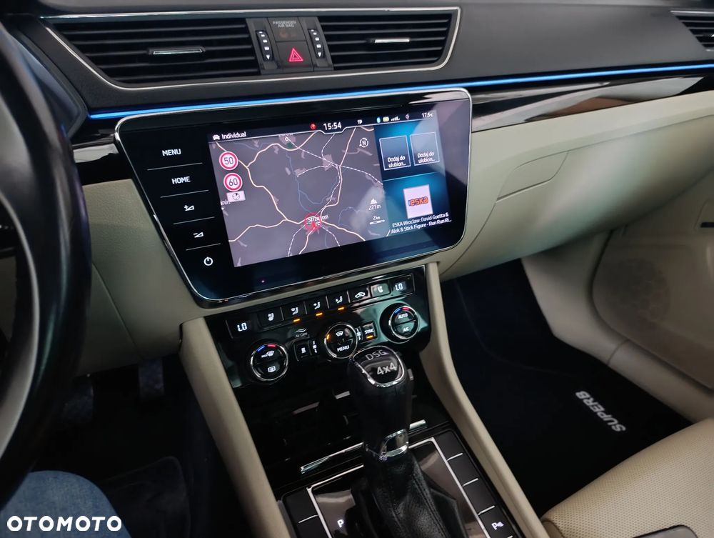 Skoda Superb 2.0 TDI 4x4 L&K DSG - 6