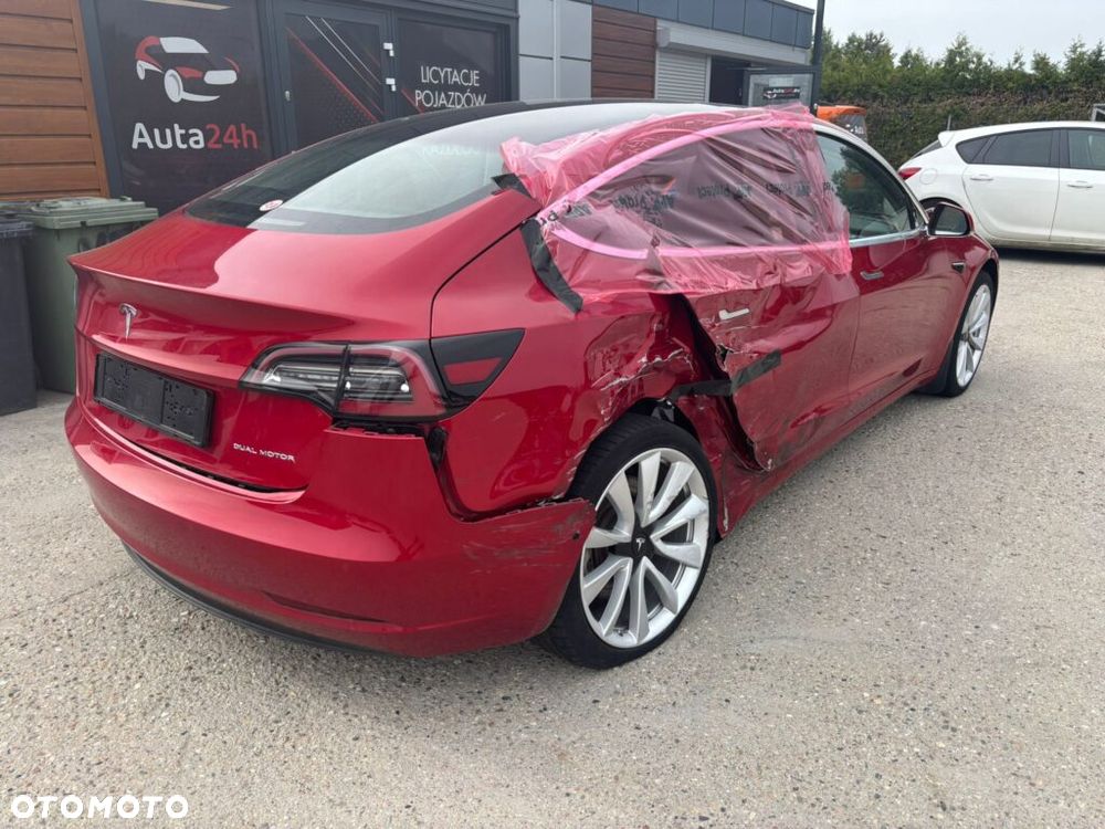 Tesla Model 3 - 3