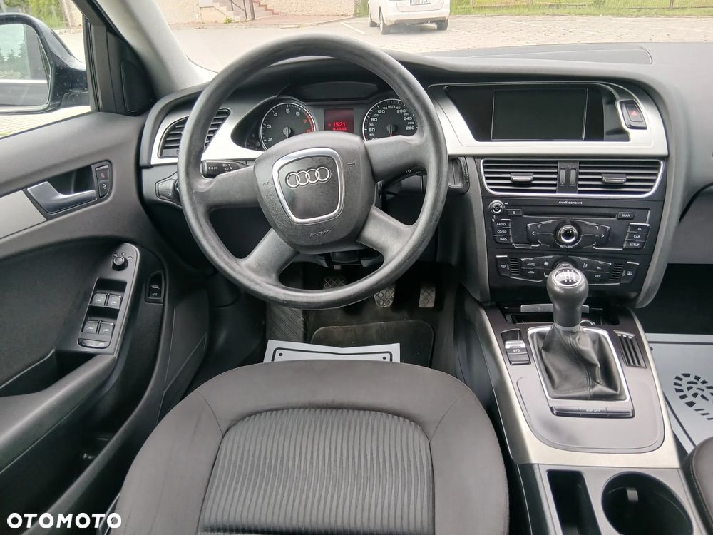 Audi A4 Limousine - 11