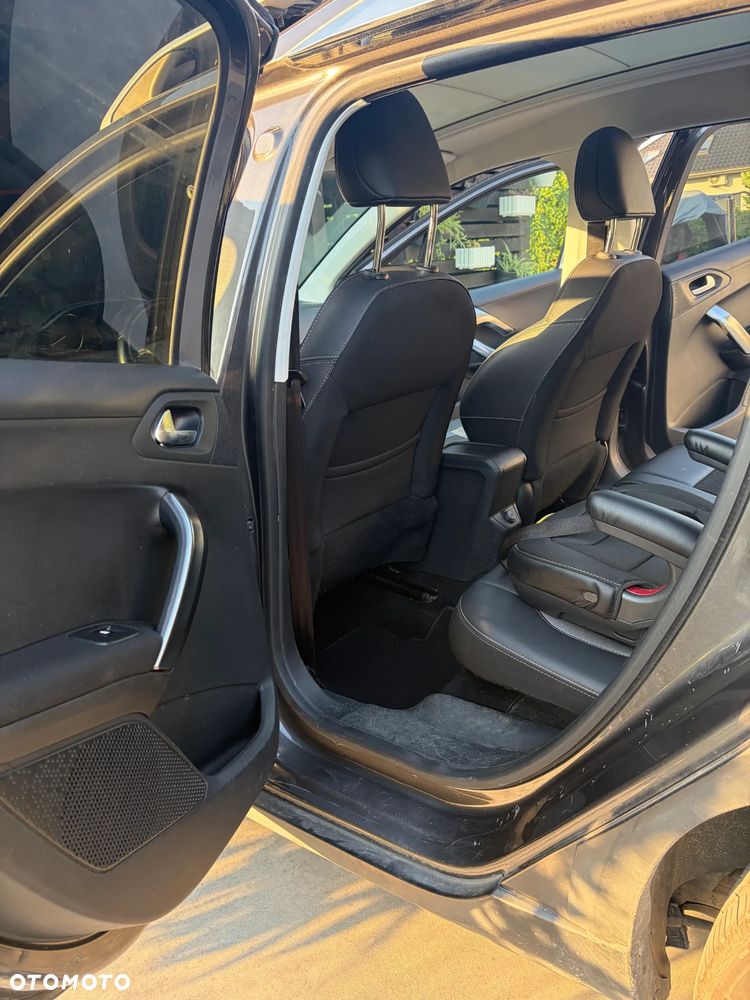 Peugeot 2008 1.2 PureTech Active S&S - 6