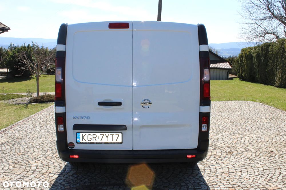 Nissan NV 300 - 2