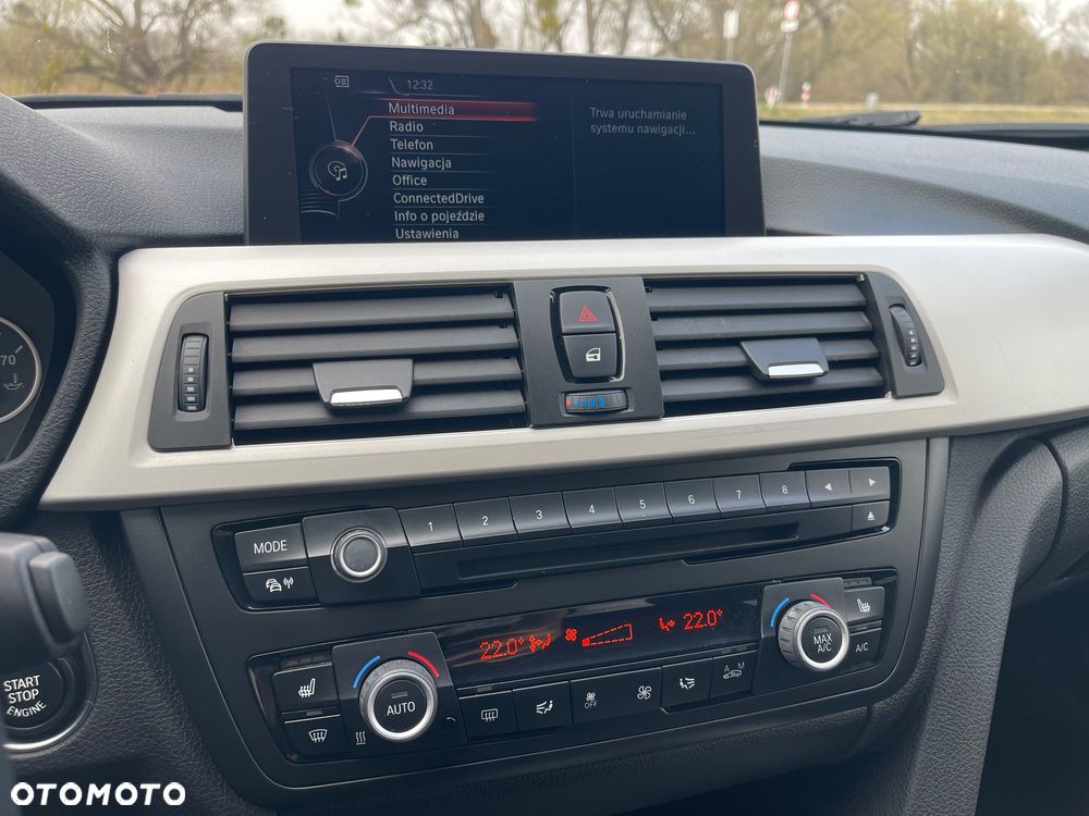 BMW Seria 3 320i - 13