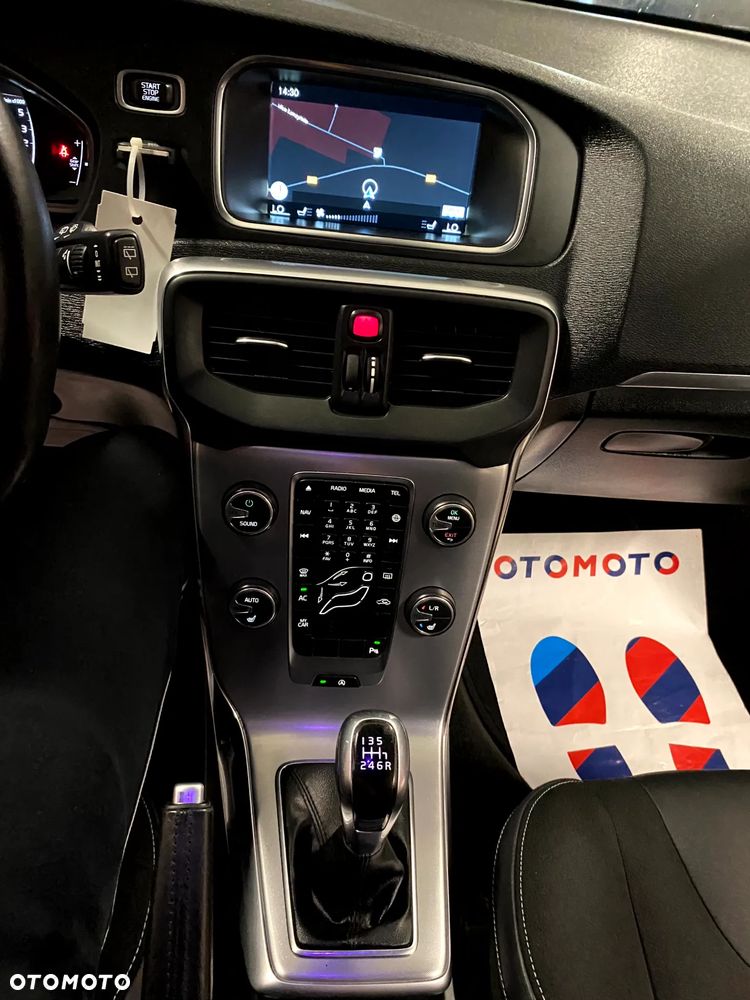 Volvo V40 D3 Summum - 15