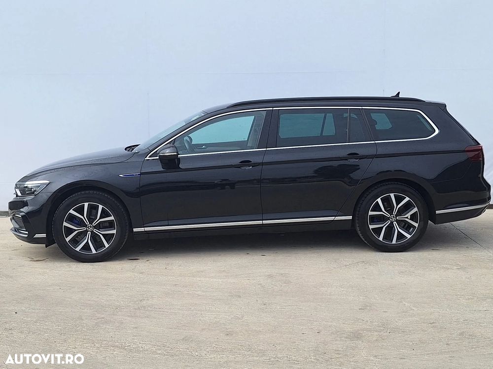 Volkswagen Passat - 2
