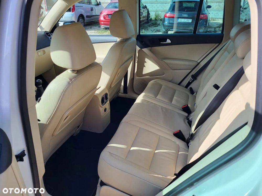 Volkswagen Tiguan - 16