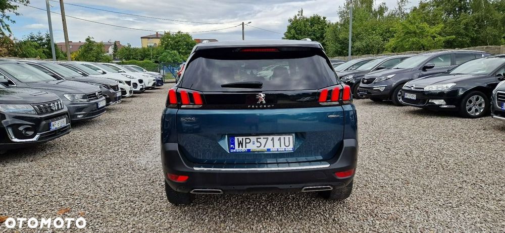 Peugeot 5008 - 8