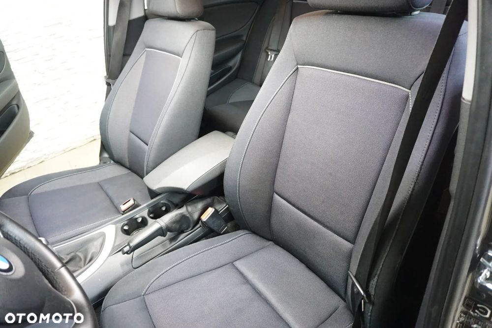 BMW Seria 1 120d DPF - 19