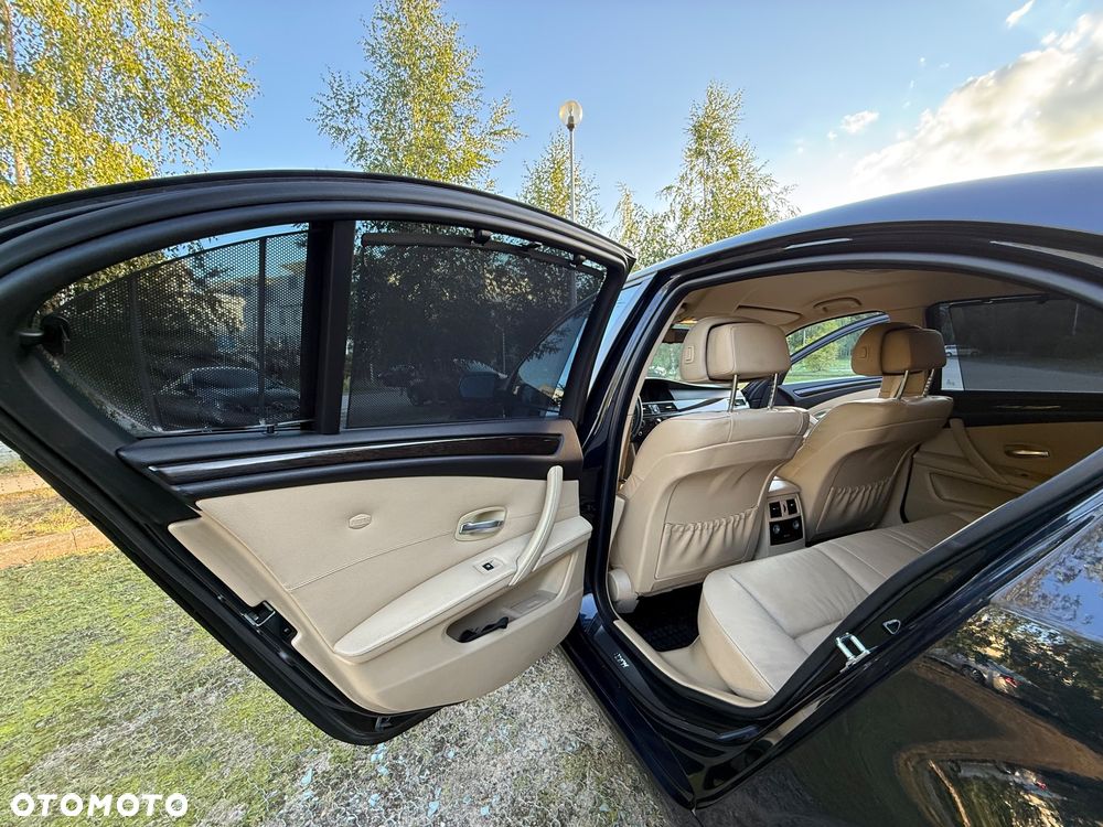 BMW Seria 5 520d - 39