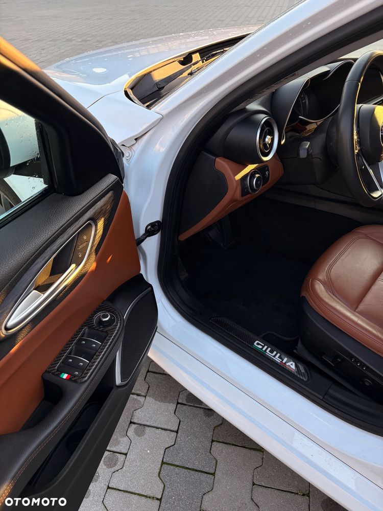 Alfa Romeo Giulia 2.0 Turbo TI Q4 - 13