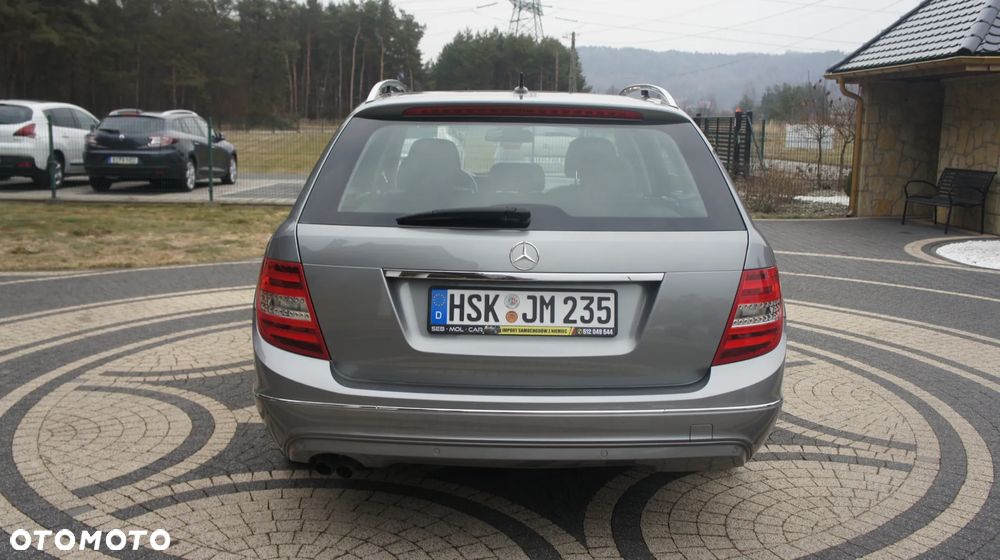 Mercedes-Benz Klasa C 180 CGI BlueEff Avantgarde - 8
