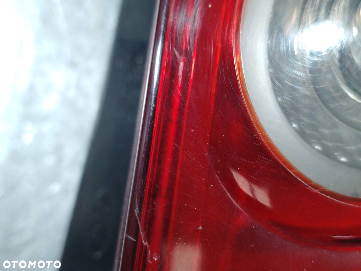LAMPA TYLNA PRAWA FORD FIESTA MK6 E410877 - 5